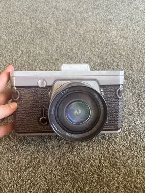 Classic Camera - 550 Piece Jigsaw Puzzle by Eurographics